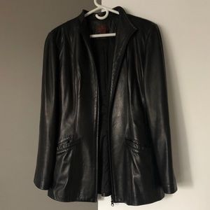 LIMITED TIME OFFER🚨 Danier leather jacket